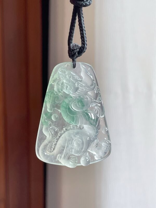 冰玻种飘花龙牌挂件 - 图片 6
